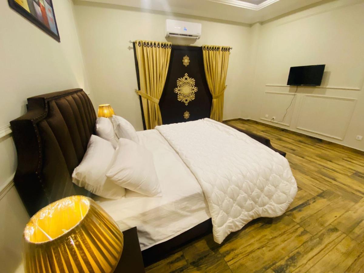 Holidazzle Serviced Apartments Bahria Town 라왈핀디 외부 사진