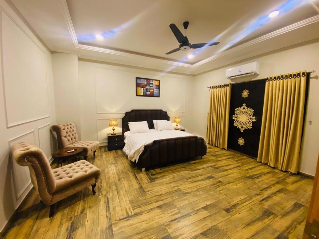 Holidazzle Serviced Apartments Bahria Town 라왈핀디 외부 사진