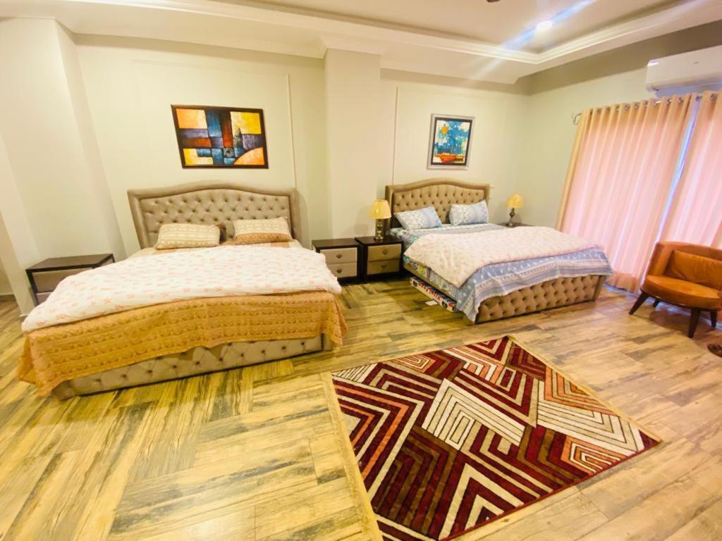 Holidazzle Serviced Apartments Bahria Town 라왈핀디 외부 사진