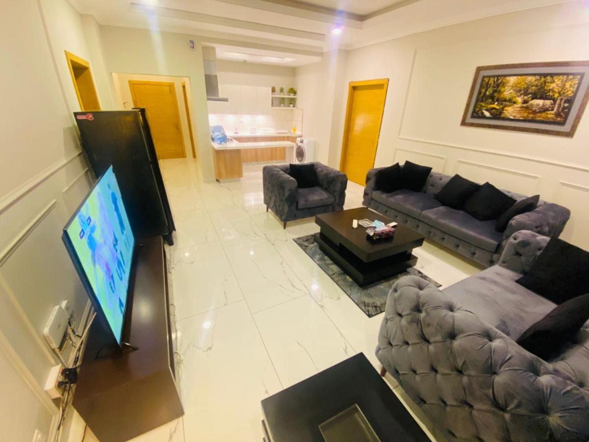 Holidazzle Serviced Apartments Bahria Town 라왈핀디 외부 사진