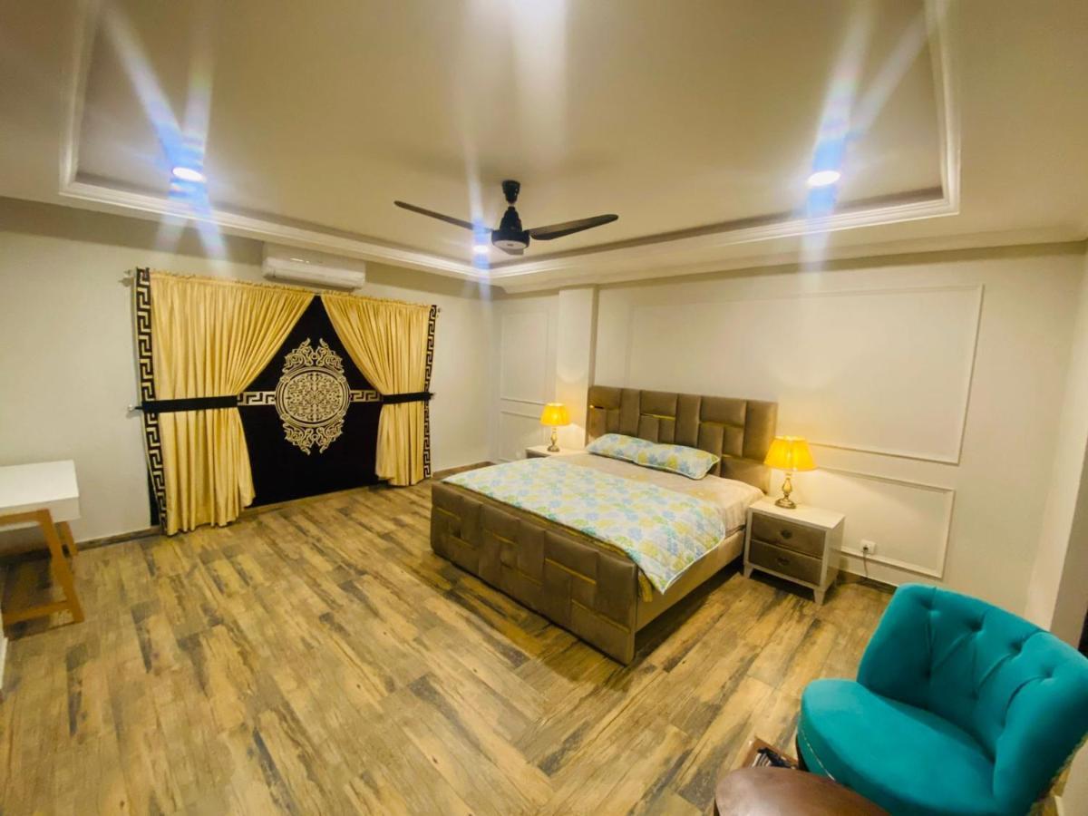 Holidazzle Serviced Apartments Bahria Town 라왈핀디 외부 사진