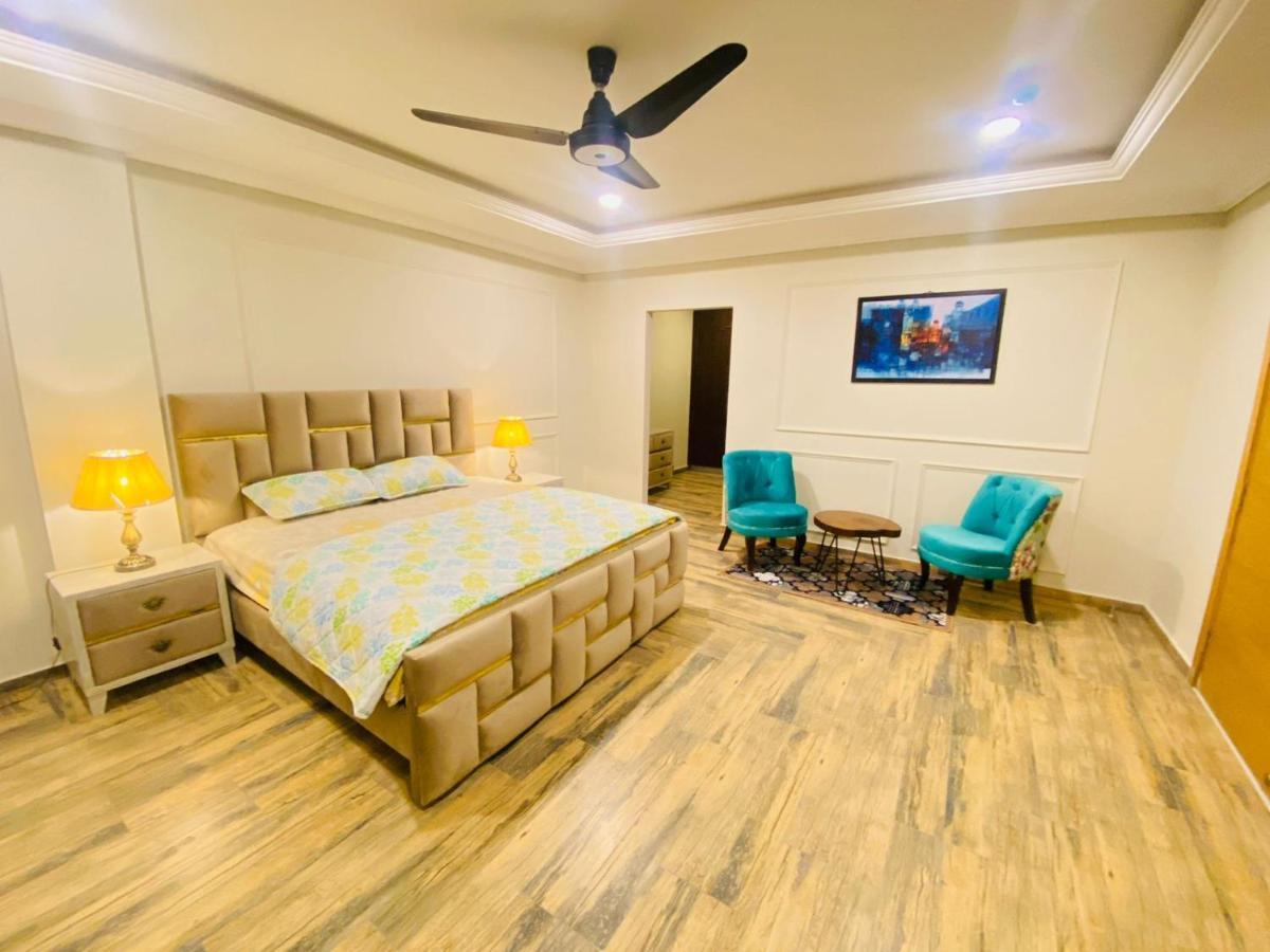 Holidazzle Serviced Apartments Bahria Town 라왈핀디 외부 사진