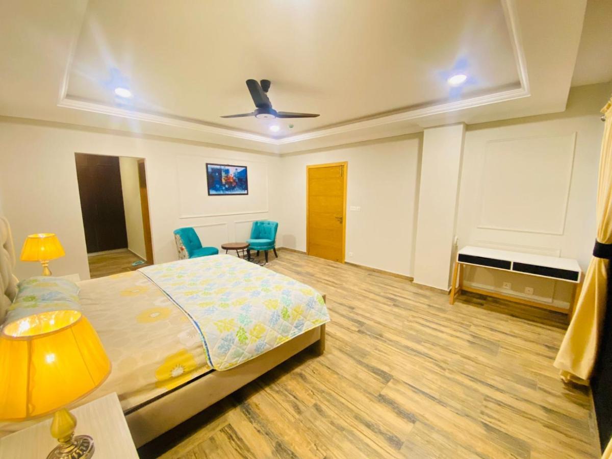 Holidazzle Serviced Apartments Bahria Town 라왈핀디 외부 사진