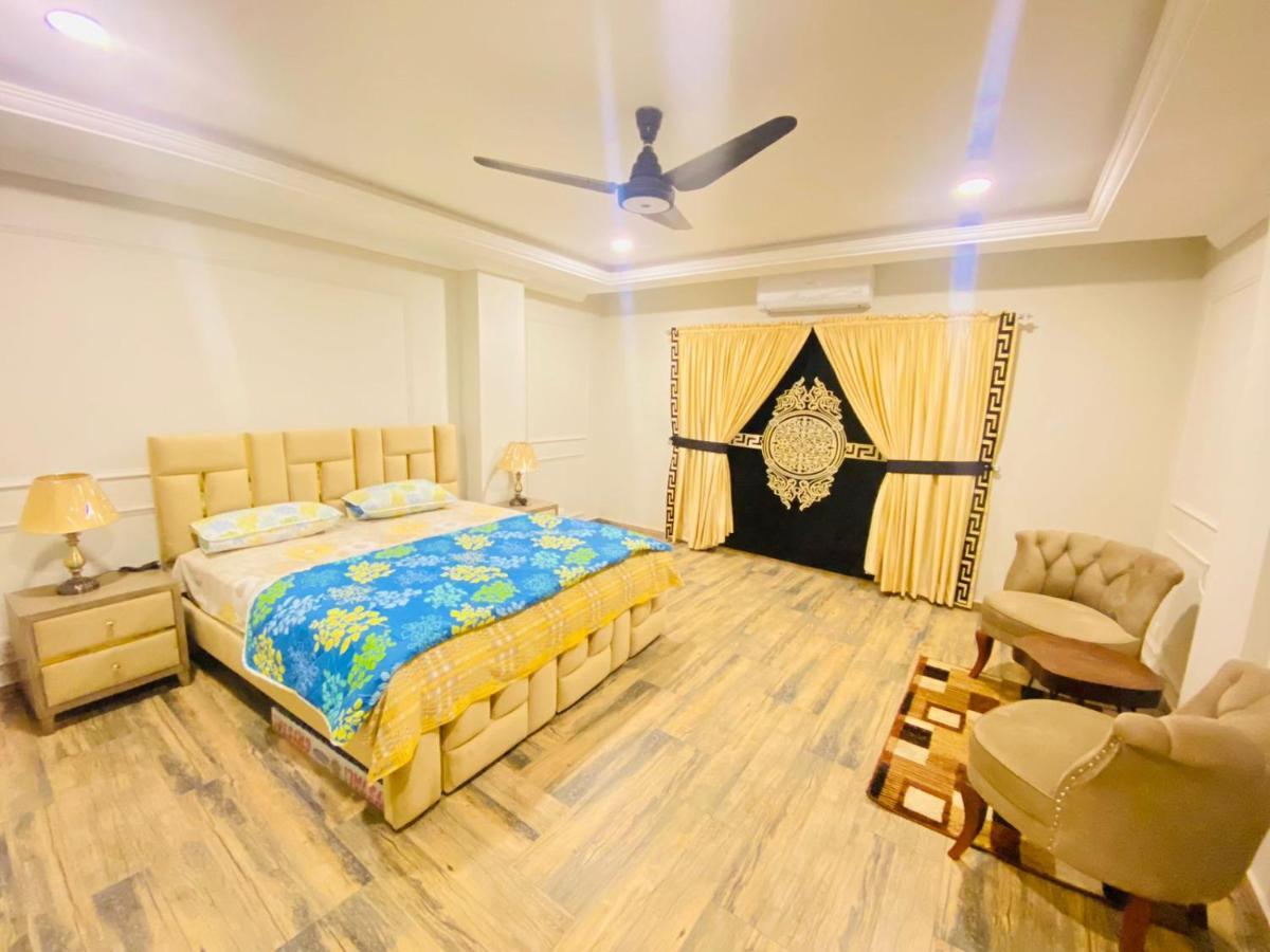 Holidazzle Serviced Apartments Bahria Town 라왈핀디 외부 사진