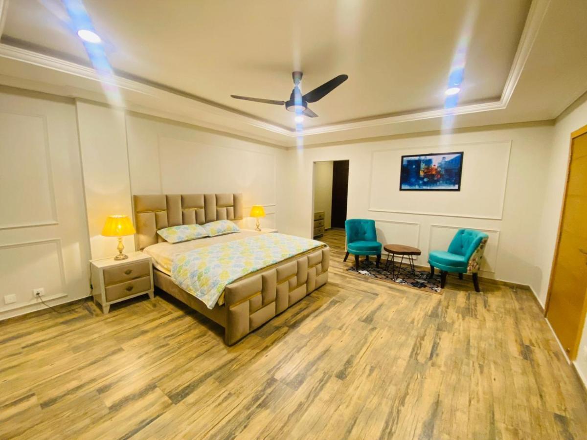 Holidazzle Serviced Apartments Bahria Town 라왈핀디 외부 사진