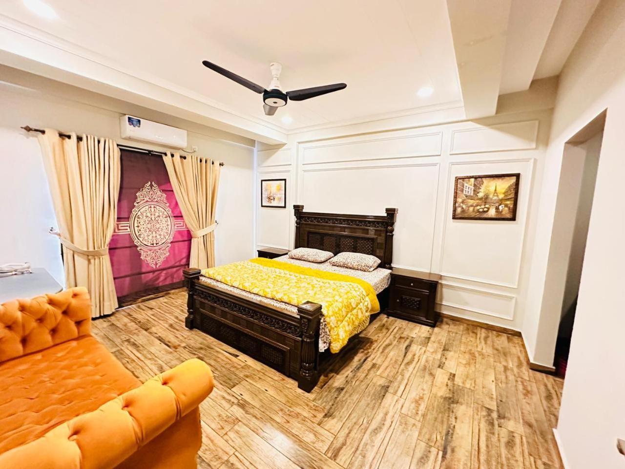 Holidazzle Serviced Apartments Bahria Town 라왈핀디 객실 사진