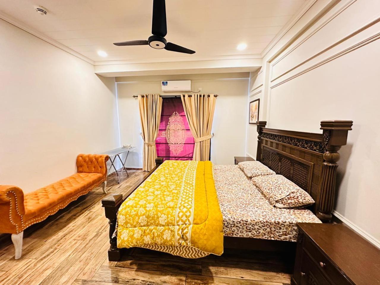 Holidazzle Serviced Apartments Bahria Town 라왈핀디 객실 사진